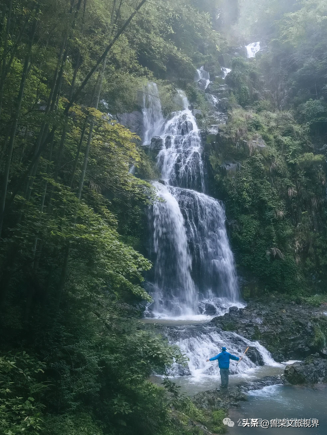 人少景美的宝藏小县城：藏着绝美海岛，一半草原一半海