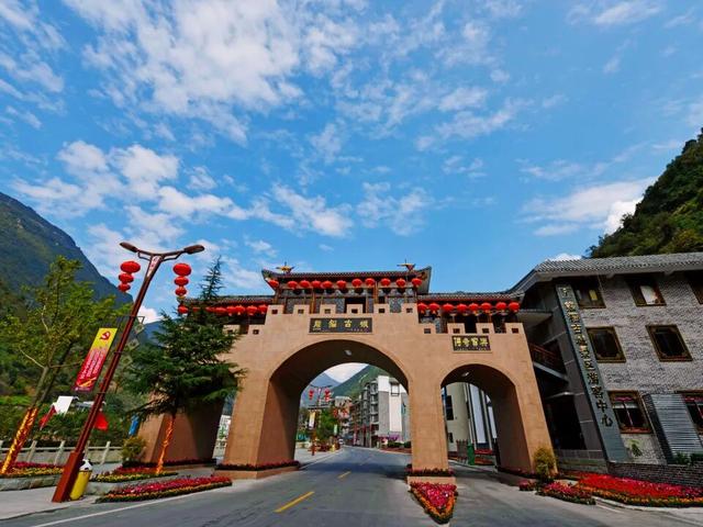 【跟着川超游雅安】2025年雅安秋季精品旅游线路来啦！