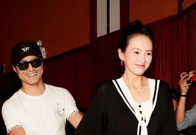 章子怡也没想到，离婚刚两年的54岁汪峰，竟走上了另一条上坡路