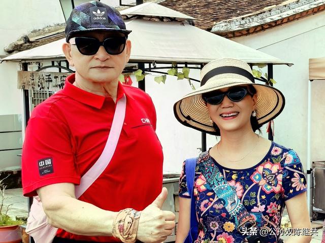 月港古街堤畔，听涛轩用餐：八方食客皆欣赏，小楼小院快乐悠长…