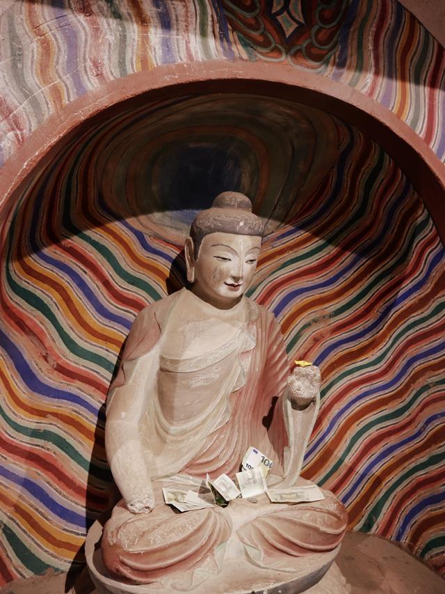 西夏皇家寺庙，35米绝美卧佛，国内仅存900年保留完好