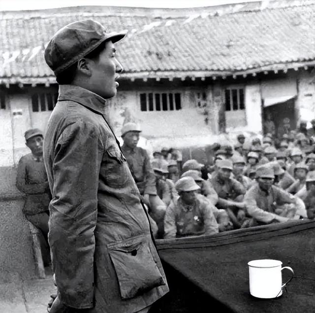 1937年，红军一团长到延安，毛主席疑惑：半年了，怎么也不来看我