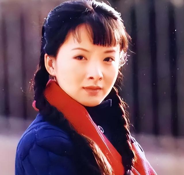吃里扒外！定居美国13年，回国捞金惨遭“驱逐”，52岁活成了笑话