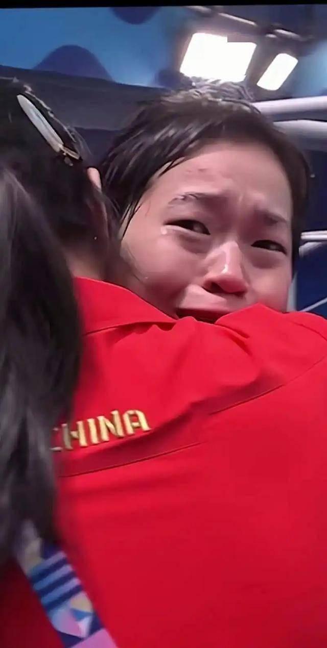 央媒为全红婵发声，撕开了“天才少女”背后，一道血淋淋的伤口