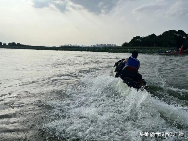 后官湖四大水上运动酷炫登场，带你浪翻整个夏天！