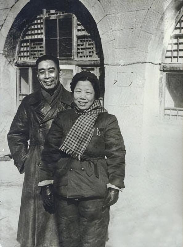 原国务院总理李鹏：外界传闻自己是周总理养子的说法，并不正确