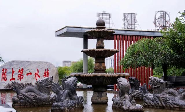 在临洮卧龙湾水镇，听一场秋天的雨~