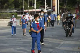 定了！大中小学暑假放假时间正式出炉，最长78天，学生感到很高兴图片