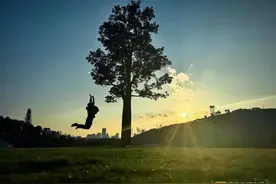厚衣服请就位！冷空气11日晚抵达南宁，全市将降温降雨图片