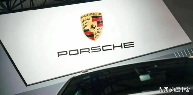 保时捷在俄突遭“远程处决”！数百辆车变废铁，给中国车主敲警钟