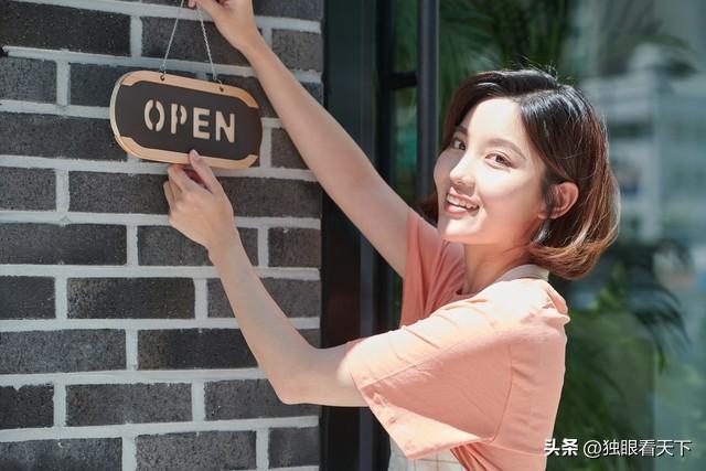 大学生保安陪晒火出圈，滕王阁里“卷”成诗