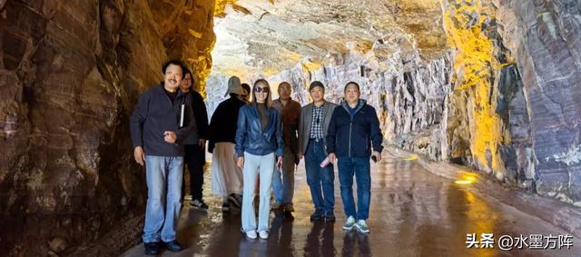 “自然观”名家采风与北京方阵艺术太行山写生基地挂牌