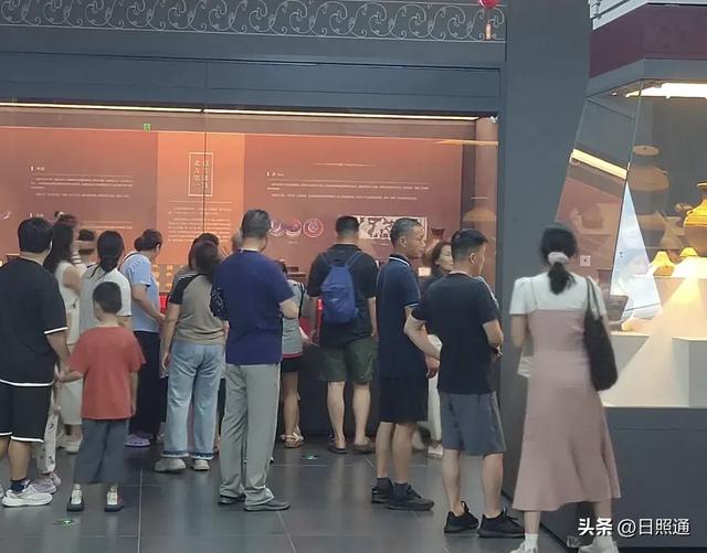 日照博物馆爆满破纪录！单日1.5万+游客涌入，文化狂欢引爆暑假！
