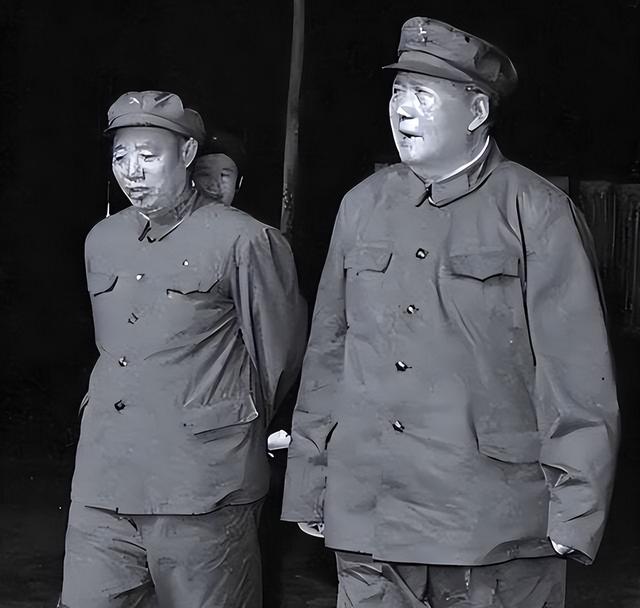 北京饭店建到14层时，汪东兴惊出一身冷汗，立即上报：不能再建了