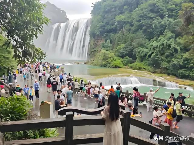 光摆渡车就要50元，不买看不了瀑布？游客：黄果树瀑布吃相太难看