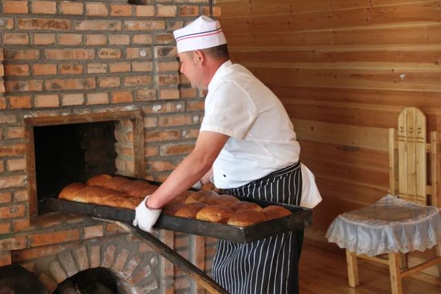 额尔古纳两大风物上榜中国旅游研究院《中国风物报告》！巴斯克节与列巴之乡彰显北疆文化魅力