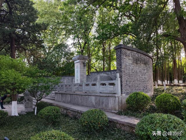 阳春三月游莫愁湖，可惜没能在莫愁女前留个影