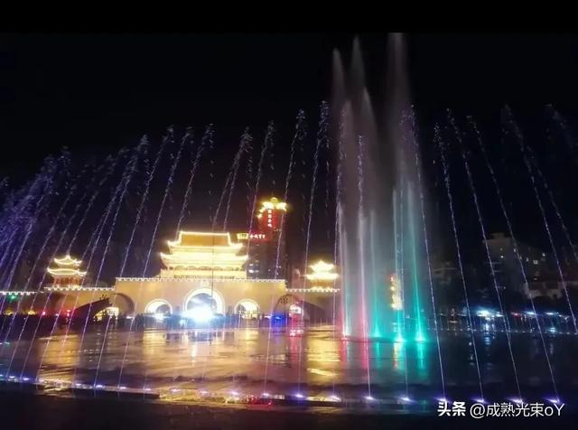 云南这座“作弊级”避暑城22℃空调省电指南与川渝后花园生存报告