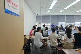 热点 | 这里是高考评卷现场→图片