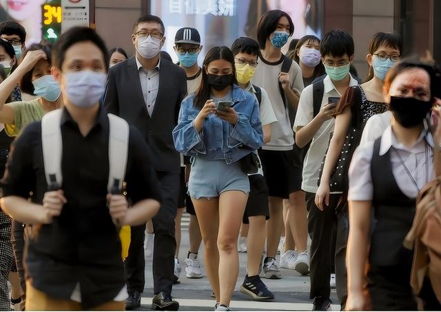 2026国家经济风向变了，从砸钱投楼到投人，要让年轻人真有钱！