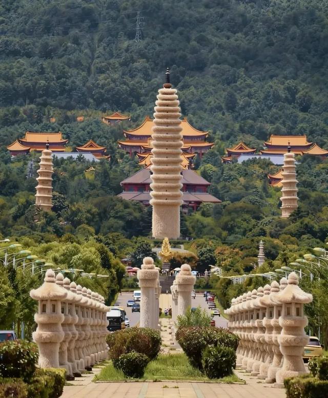 “这里是哪里?”“毛绒绒的大理~~”