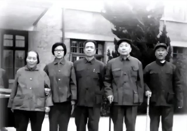 “李源潮”的母亲吕继英简介：18岁入党，江苏妇女解放运动的先驱