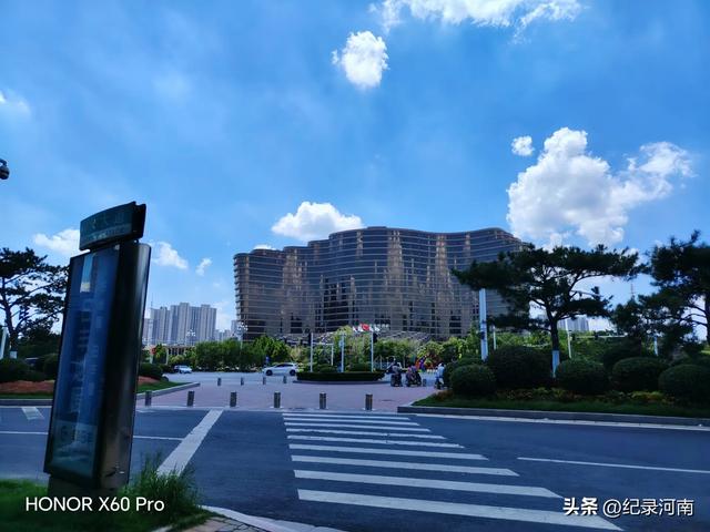 三线城市商丘市中心城区第一个也是唯一个五星级酒店信华建国酒店