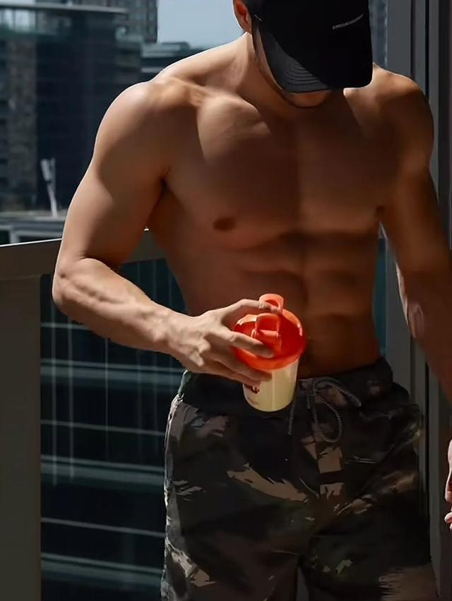 健身网红大师兄MB这肌肉是谁在吃大方形胸与硬汉脸这状态太顶了