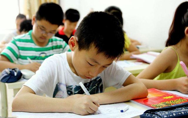 “这真供不起！”甘肃妈妈晒出大学4年花费明细，引底层家长共鸣