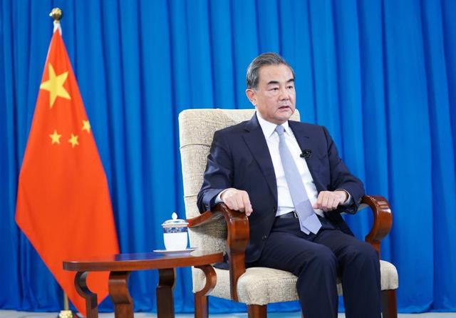 加拿大总理访华第3天，终于见到最想见的人	，一开口连说了3句感谢