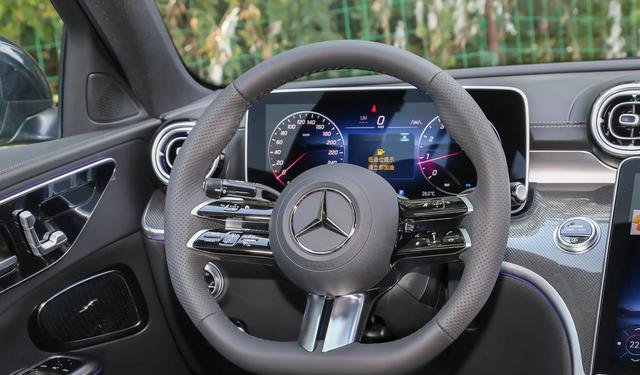 奔驰c级选装抬头显示_奔驰C级优惠_2025款奔驰C级价格分析