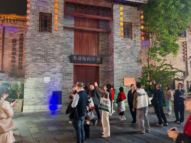 遇见特色南宁和夜色南宁 发现了泰国货登陆广西