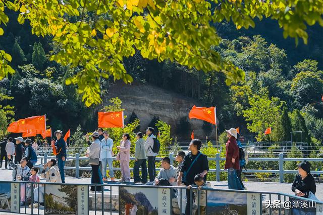 国庆首日，人气爆棚！云端体验引爆假期，在淄博潭溪山开启天际之旅！