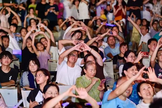 人文经济•活力高新 | 歌声漫过狮山！从街头弹唱到城市IP的成长密码