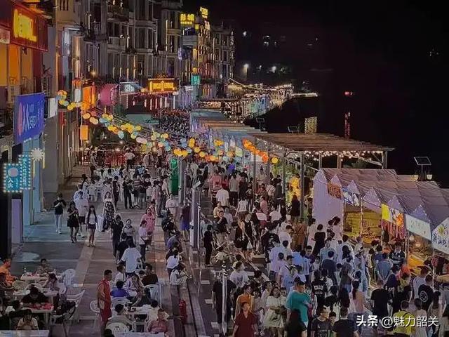 本周五，韶关百年东街夏日清凉嘉年华暨夜市河堤灯光秀即将启幕！