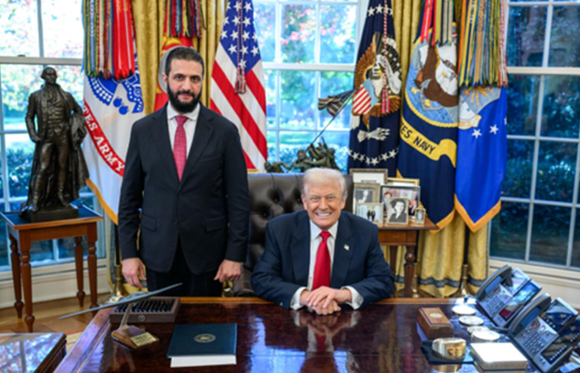 千万悬赏作废！叙过渡总统从死敌变成座上宾	，特朗普慷慨许下承诺