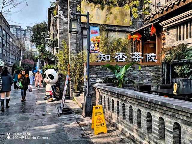 宽窄巷子:在成都的街头走一走