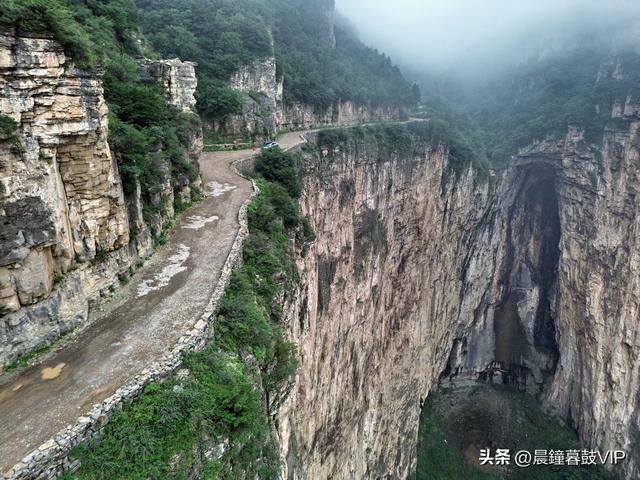 太行山平顺县的天路