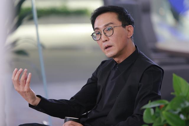 明明演技一般，却被捧成“老戏骨”，这八位演员终于现出原型了？