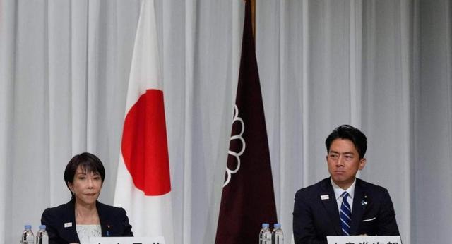 歼-15锁定日本军机！辽宁舰穿越宫古海峡，日本又要破防了