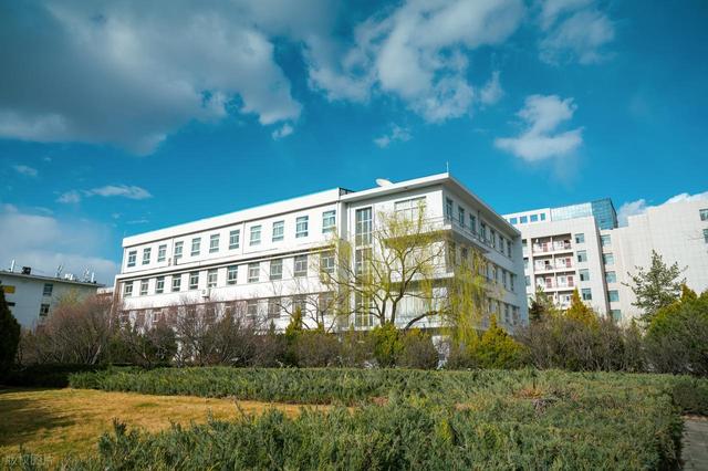 陕西面积最大城市，相当于4个西安，也是陕西最富的城市