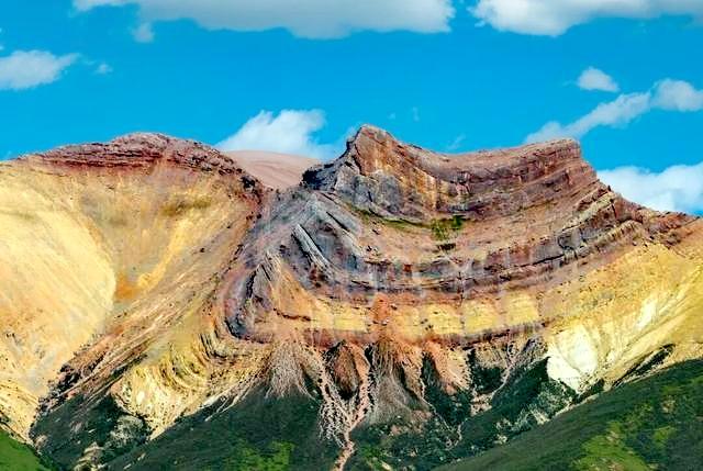 昌都•洛隆，神山景色优美，动植物资源丰富