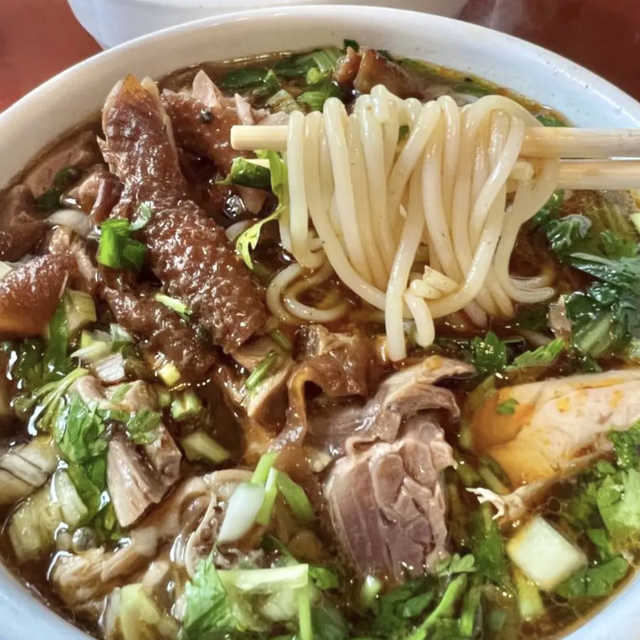 成都出发，8月最值得去的6座避暑小城，盲选都好玩！