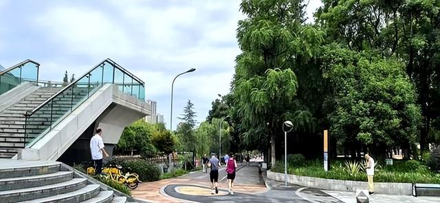 跑了16年才悟透的跑步哲学：跑得快是本事！跑得快乐是本质！