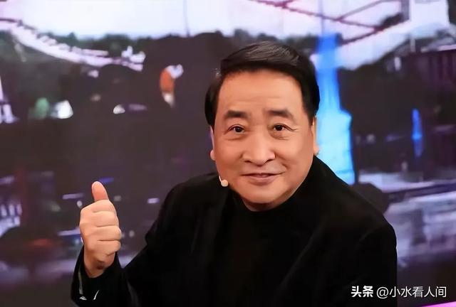 姜昆助理辟谣不到一天,被狠狠“打脸”,姜昆女儿被扒,果不简单