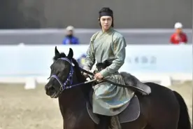 演员于适出任中国骑射运动中心副主任图片