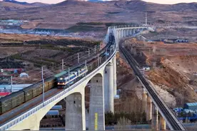 时间缩短、运量提升！集通铁路全线进入电气化时代！图片