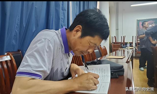 2018年，山东51岁泥瓦匠瞒着妻子，偷偷参加高考，他考上了吗？