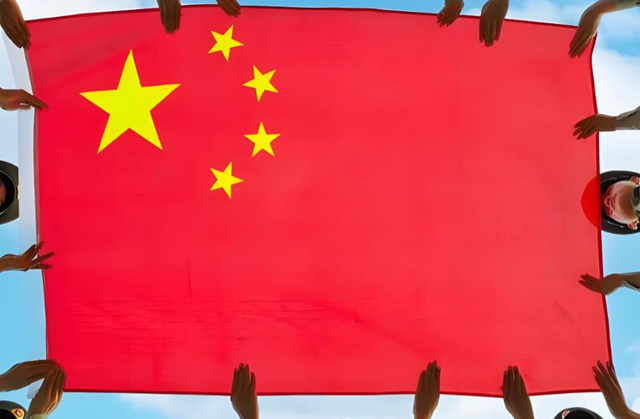 西方60年垄断被打破！首台国产光刻机诞生，荷兰光刻机何去何从？