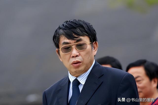 聂卫平离世不到1天，私生活被扒	，恶心的事发生，小23岁娇妻遭殃